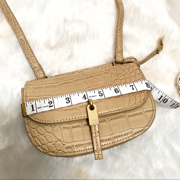 Penelope and Monica Cruz  Carpisa Italy Crossbody - Picture 9 of 9